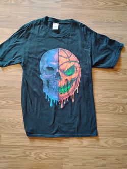 Halloween themed basketball adult small used shirt.