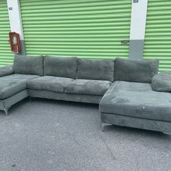 Gray Double Chaise Velvet Sectional (free delivery)🚚