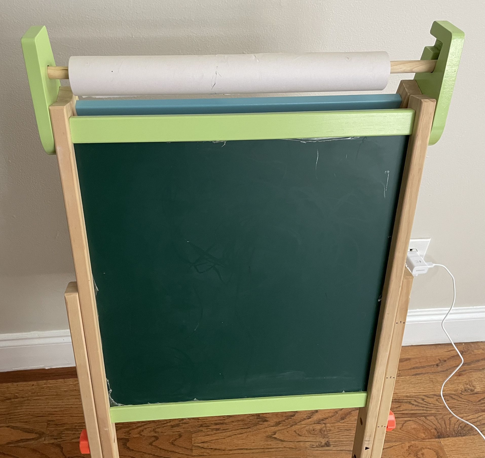 Kids Art Stand New $30