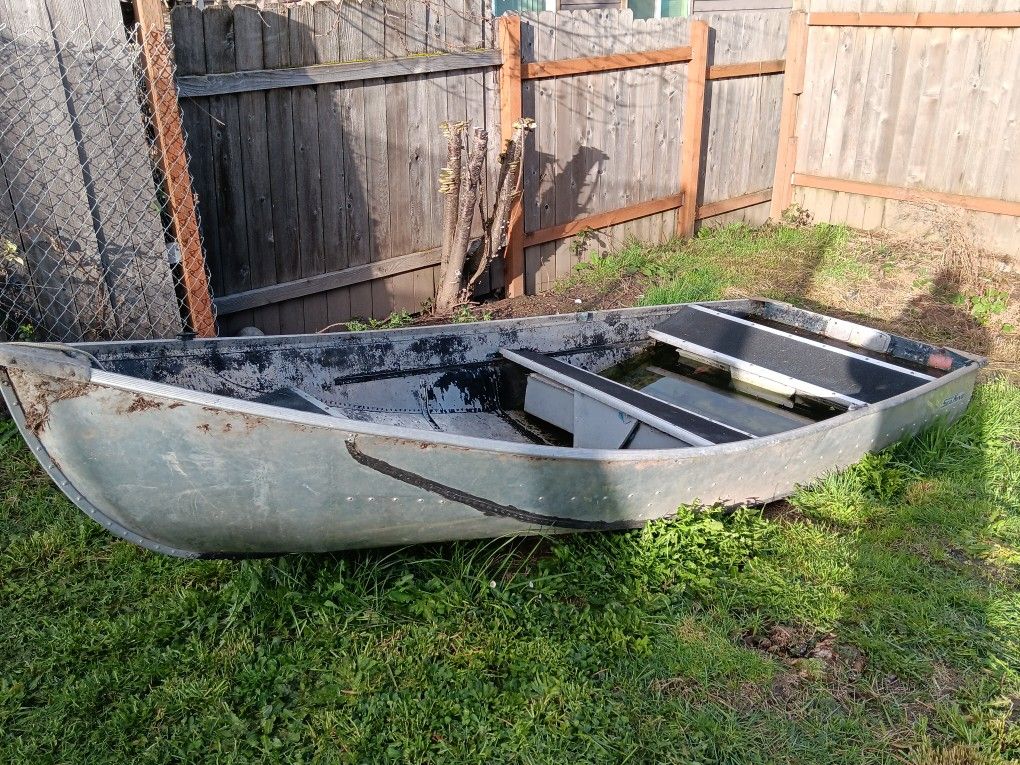 Aluminum Fishing Boat