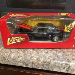 Johnny Lightning 1969 Chevy Camaro