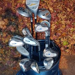 Very Nice COMPLETE Set Of Golf Clubs