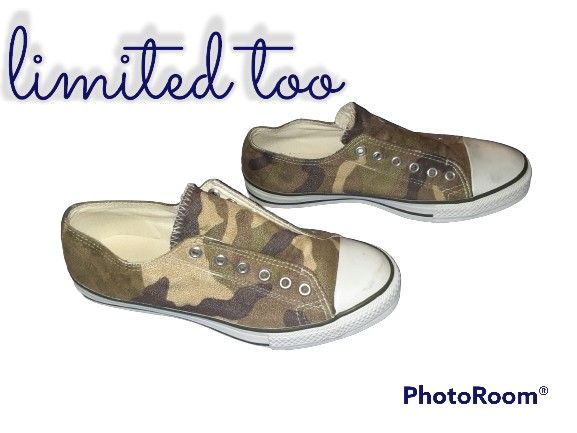 Limited Too Women's Size 9 Camo Slip Ons