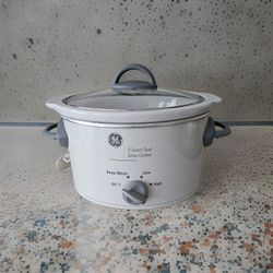 Like New GE 3-Quart Oval Slow Cooker!