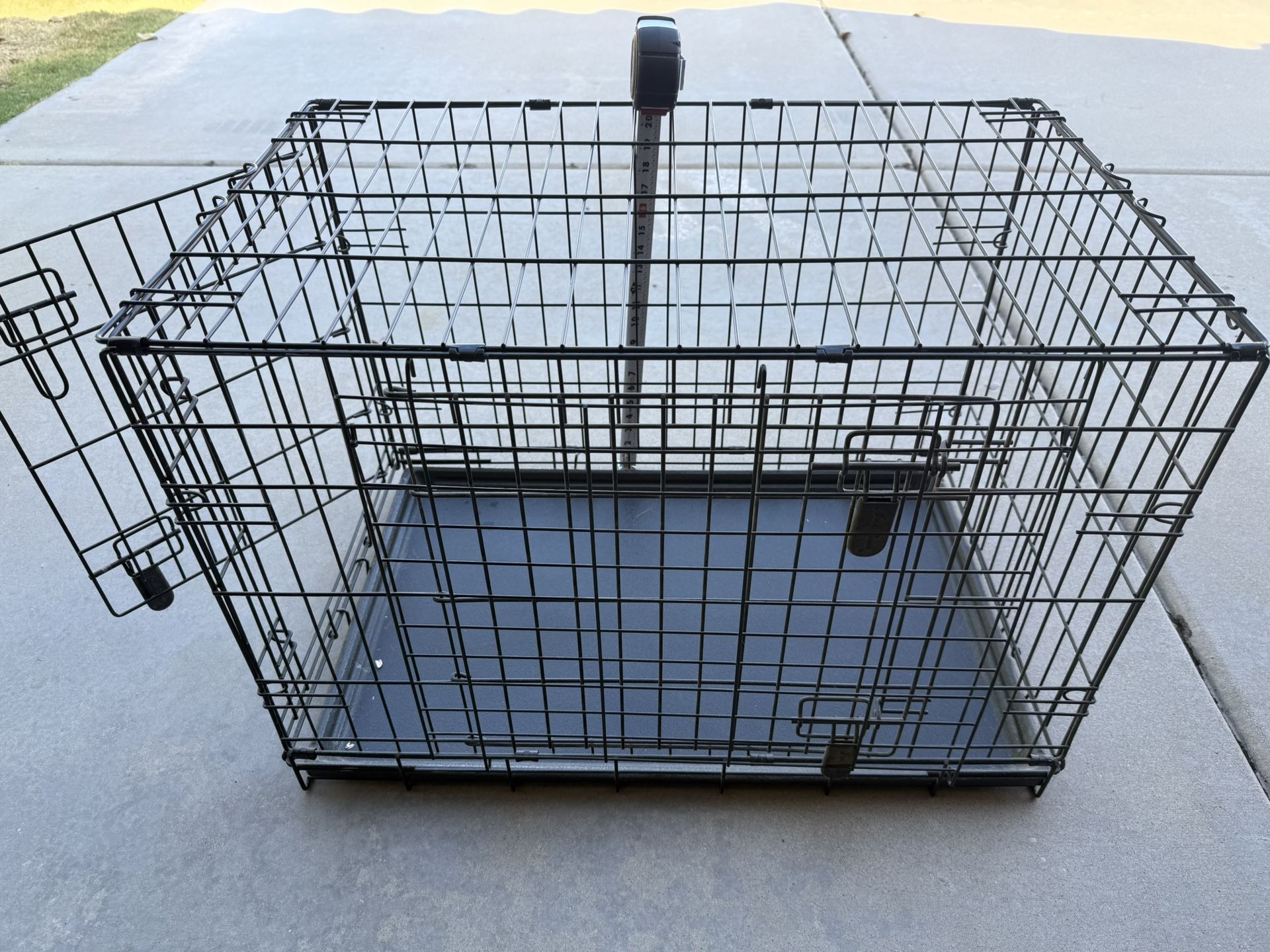Dog kennel / Crate