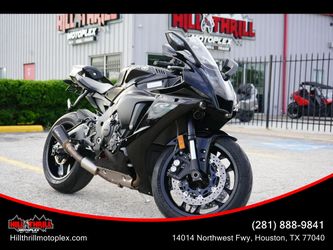 2023 YAMAHA YZF-R1