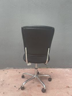 Comfortable Rolling Chair