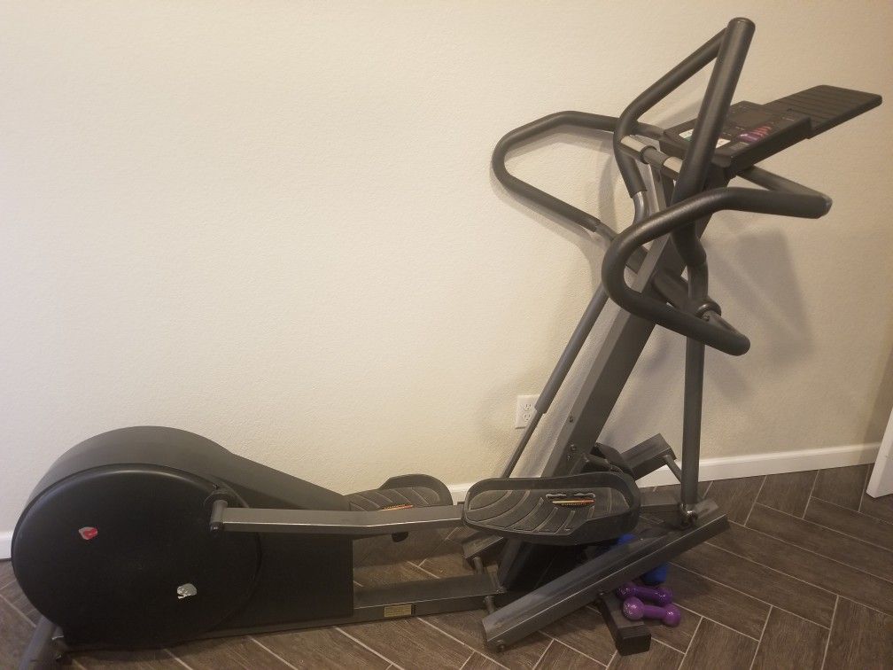 Elliptical exercise machine