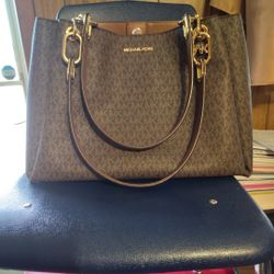 Michael Kors 15 Inch Tote Bag 