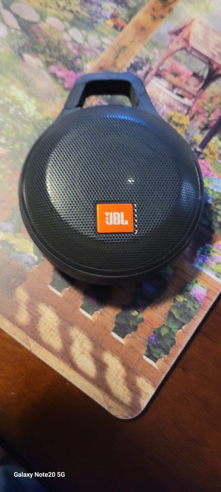 Jbl clip Bluetooth speaker