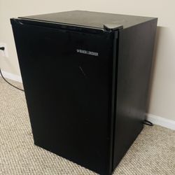 Black And Decker Mini Fridge