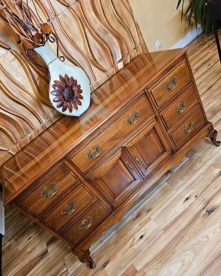 Buffet Cabinet