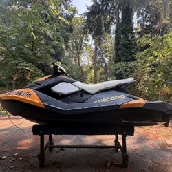 2015 Sea-Doo Spark 2-Up with iBR — Only 55 Hours, Trailer Included