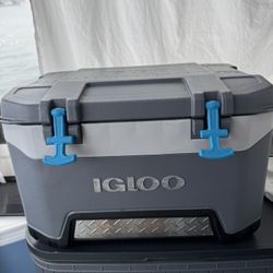 Igloo Bmx Cooler, 52 Qt, Carbonite/Gray