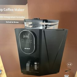 Drip Coffee Maker w/ Integrated Grinder