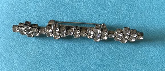 Rhinestone pin
