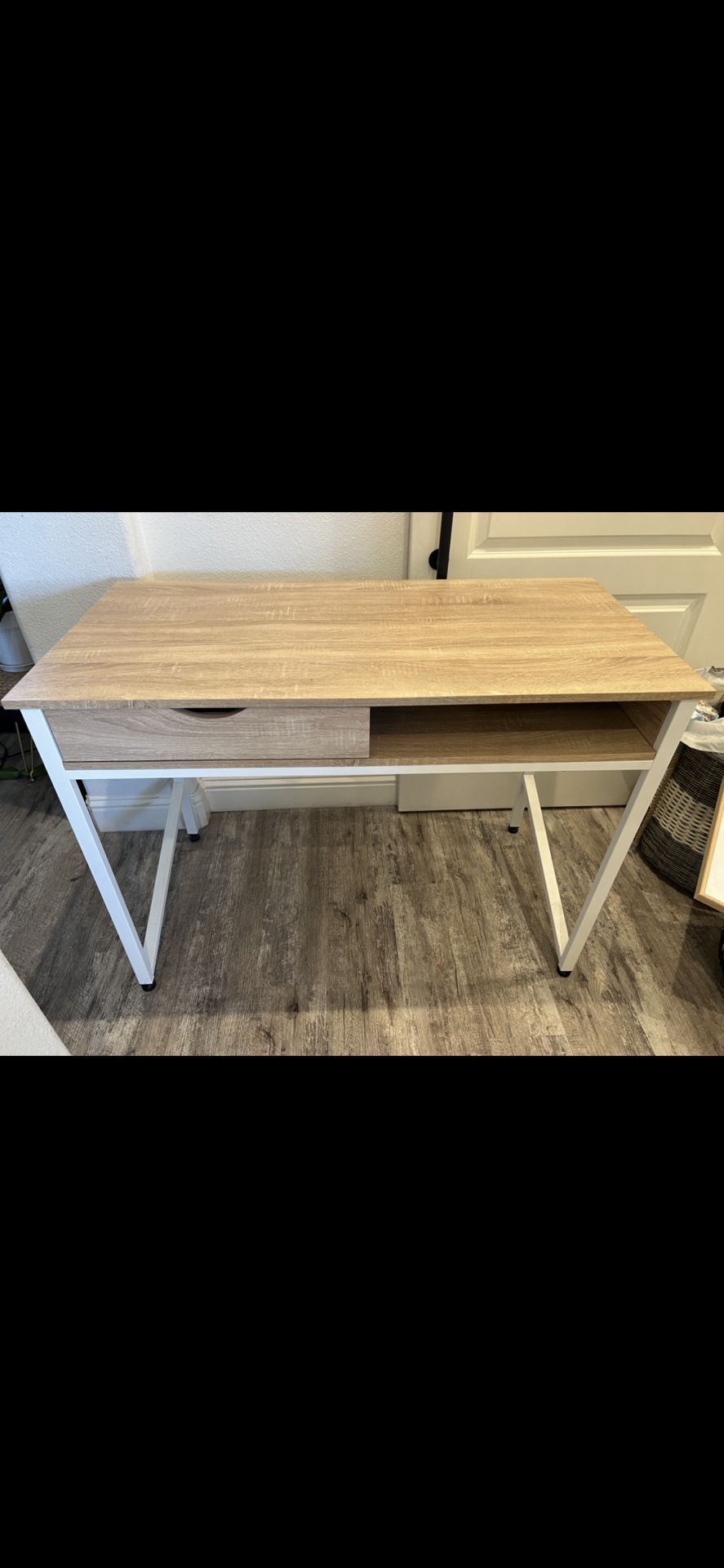 Wood Desk with drawer 