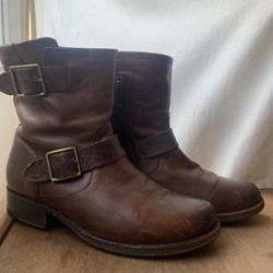 Frye Size 8 Vicky Engineer boots for Sale in Seattle WA OfferUp
