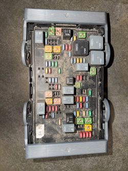 2007-2013 Chevy Tahoe Yukon Fuse Box