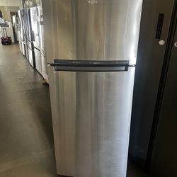 Whirlpool 18 Cu Ft Top Freezer Refrigerator In Stainless Steel 