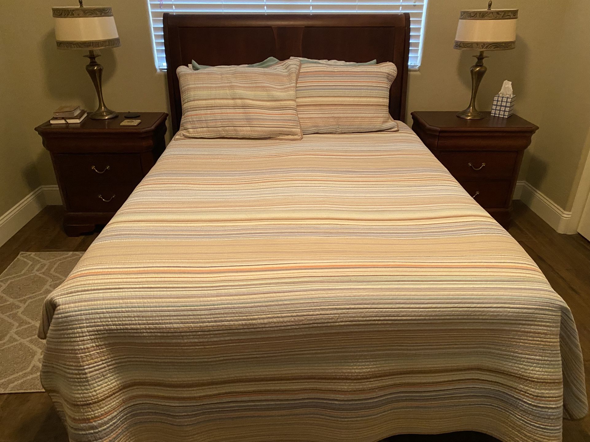 Queen bedroom set solid wood six pieces