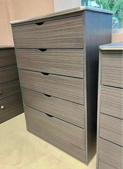 Five drawers dresser
