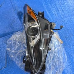 2014-2018 LEFT HEADLIGHT FOR MAZDA-3 HID W/MANUAL LEVEL AND LED DRIVER SIDE.