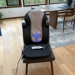 Homedics Shiatsu & Rolling Massage Chair