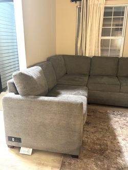 Sleeper Sectional w/ Storage