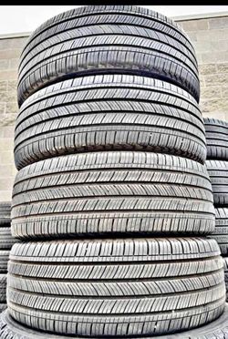 225 55 R 19 vendo llantas usadas marca Michelin