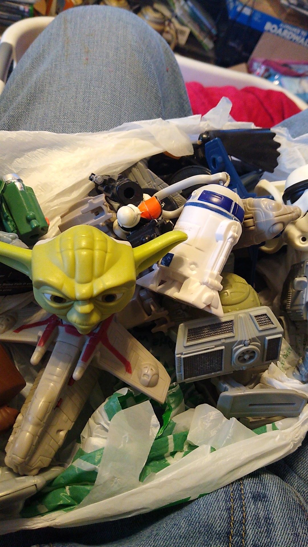 Bag a random Star wars toys