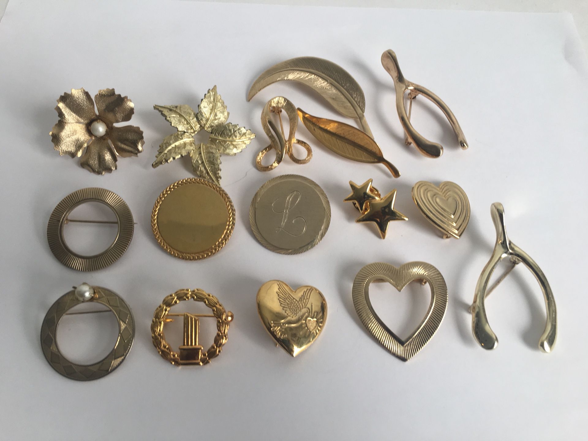 Beautiful brooch jewelry lot vintage To fashion 😍😍 ALL FOR &27