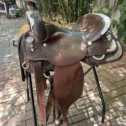 Circle Y Silver Show Saddle 15.5 “