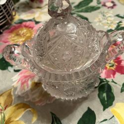 Beautiful Vintage Crystal Cut Sugar Pot 