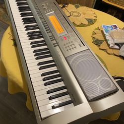 CASIO WK-200 76~KEY TOUCH & VELOCITY SENSITIVE PRO-KEYBOARD/WORKSTATION ~ HAVING 570 ~ TONES/INSTRUMENTS