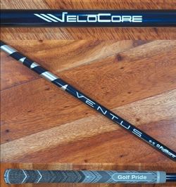 NO ADAPTER《Fujikura Ventus》VELOCORE Blue 6-S Driver Shaft in Brand NEW golf pride MCC Plus 4 standdard GRIP. 44 inches long and it's in good condition