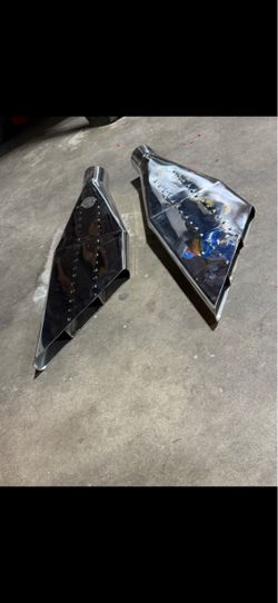 Boom tubes exhaust tips