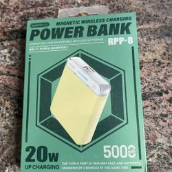 5000mAh small portable power bank with magnetic charging