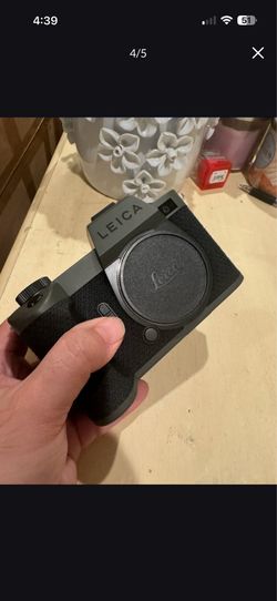 Leica SL2-S Reporter with Panasonic Lumix S 24-60mm f/2.8