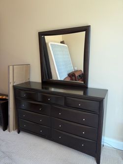 Dresser + nightstands set