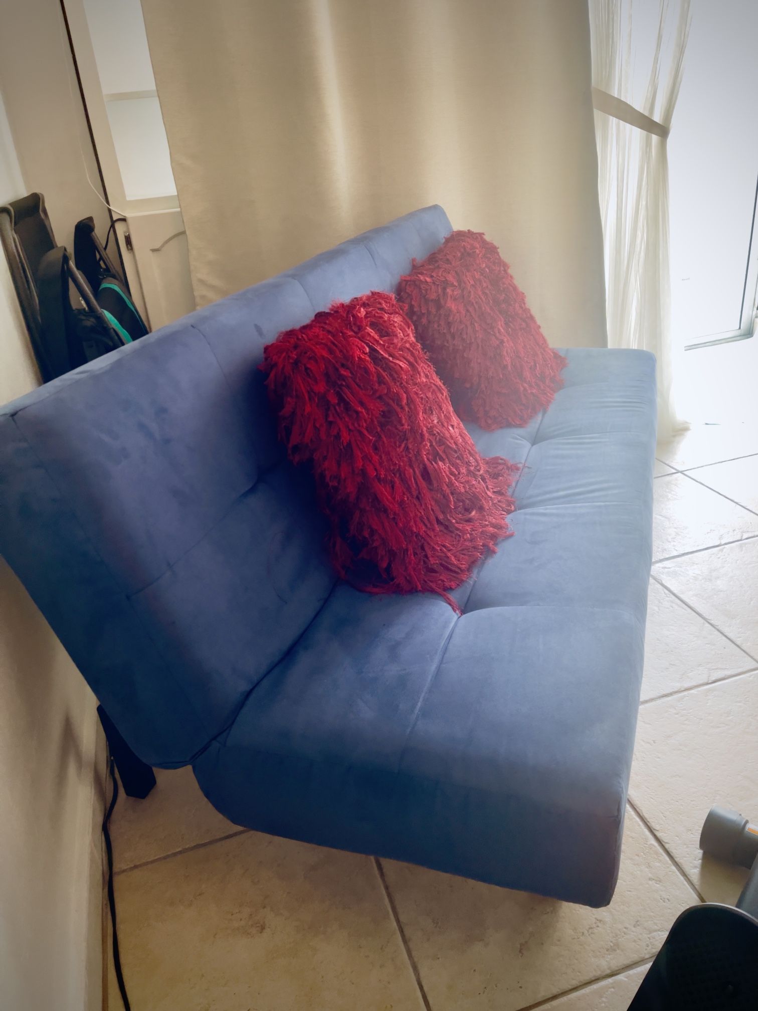 Sofa, used in good condition with 2 cushions