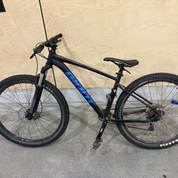 Giant Talon Mountain Bike 