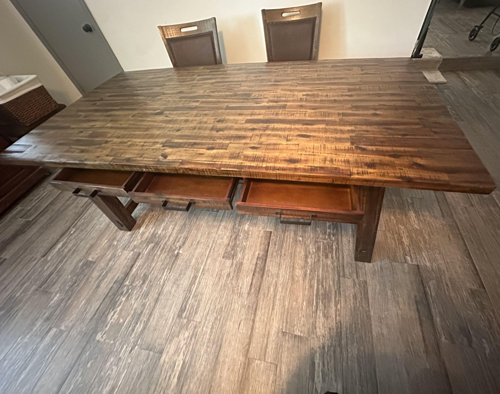 Table & Chairs