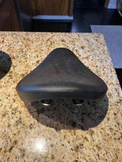 New model 77100-K87-A300, specifically designed for the Honda Rebel 300 CMX300 and CMX500 Rebel motorcycles