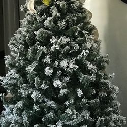 7 Ft Pre Lit Flocked Tree