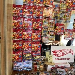 Johnny Lightning, Indy Car, McDonald Land Racing Team, Match Car & Mc Donald Giveaways Hot Wheels 