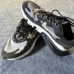 Tenis Sz 9 1/2 A $ 25.00 dólares  Son De Hombre O De Mujer 