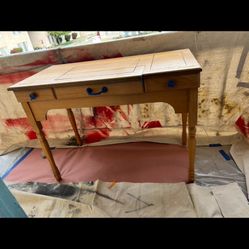 Sewing machine desk