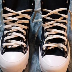 Converse Chuck Taylor High Top Sneakers Size 9