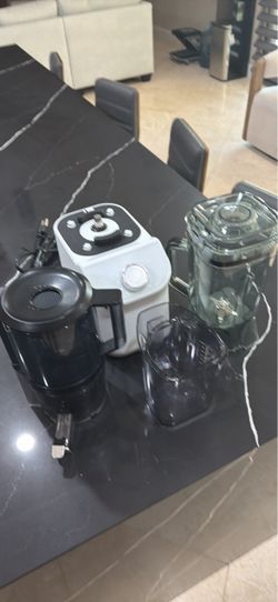 Nama C2 Juicer + Blender